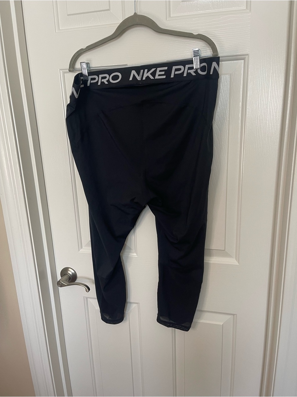 Nike Black High-Rise Pro Capris with Branded Waistband - Picture 6 of 7